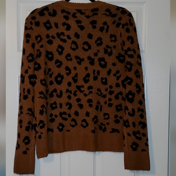 Old Navy Cozy Po-Chee Cheetah Print Long Sleeve Knit Sweater M Brown Cheetah - Picture 4 of 4